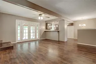 9631 Fairdale Ln, Houston, TX 77063 - Photo 11