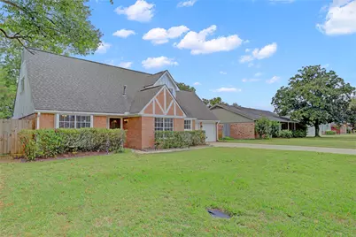9631 Fairdale Lane, Houston, TX 77063 - Photo 3