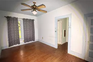 1501 S Columbia Dr, West Columbia, TX 77486 - Photo 9
