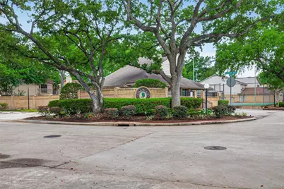 8011 Oakwood Bend Drive, Houston, TX 77040 - Photo 5
