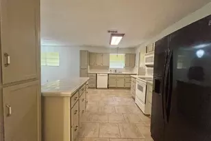 368 Johnson St, Woodville, TX 75979 - Photo 11