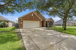 2121 Sugar Hill Dr, Deer Park, TX 77536 - Photo 3
