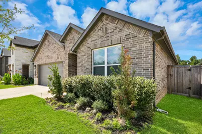 303 Springfield Terrace Drive, Conroe, TX 77304 - Photo 3