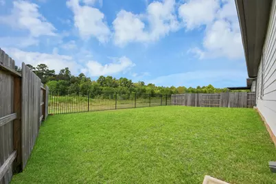 303 Springfield Terrace Drive, Conroe, TX 77304 - Photo 5