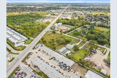 11711 Veterans Memorial Drive, Houston, TX 77066 - Photo 11