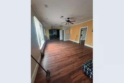 880 Prairie Street, Beaumont, TX 77701 - Photo 3