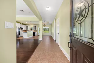 2527 Settler's Way Dr, Sealy, TX 77474 - Photo 3