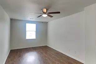 10237 Tate Ct, Conroe, TX 77385 - Photo 5