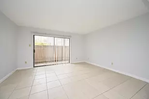 8427 Hearth Dr Dr, Houston, TX 77054 - Photo 15