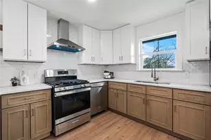5023 Redstart St, Houston, TX 77035 - Photo 17