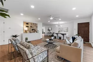 5023 Redstart St, Houston, TX 77035 - Photo 9