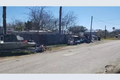 903 11th Street, San Leon, TX 77539 - Photo 11