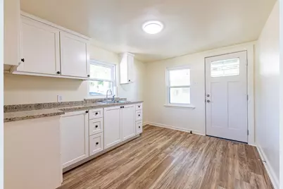 200 Bowie Street, Hallettsville, TX 77964 - Photo 11