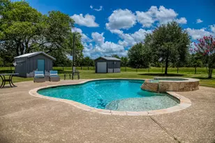 528 E US Hwy 290 Hwy, Carmine, TX 78932 - Photo 35