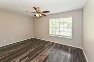 9702 Desert Flower Ln, Houston, TX 77086 - Photo 11