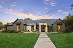 1525 Travis St, Columbus, TX 78934 - Photo 1