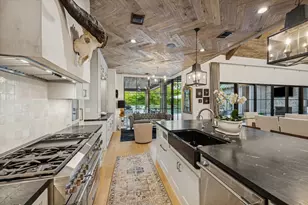 1525 Travis St, Columbus, TX 78934 - Photo 9