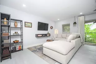 1804 Stoney Brook Dr, Houston, TX 77063 - Photo 3