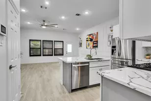 7923 Bonaire St, Houston, TX 77028 - Photo 11