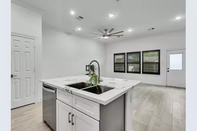 7923 Bonaire Street, Houston, TX 77028 - Photo 9