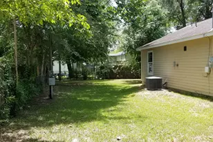 1110 N 9th St, Conroe, TX 77301 - Photo 7