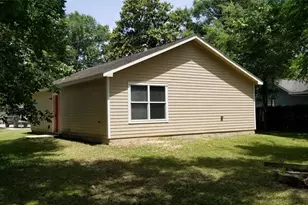1110 N 9th St, Conroe, TX 77301 - Photo 9