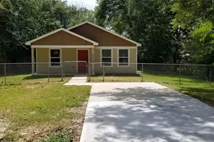 1110 N 9th St, Conroe, TX 77301 - Photo 11