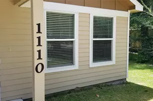 1110 N 9th St, Conroe, TX 77301 - Photo 3