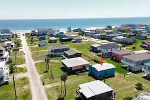 315 Coral Ct, Surfside Beach, TX 77541 - Photo 3