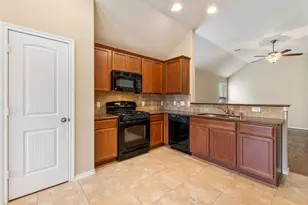 8746 Sunny Gallop Dr, Tomball, TX 77375 - Photo 11