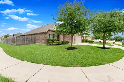 8746 Sunny Gallop Drive, Tomball, TX 77375 - Photo 3