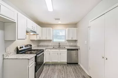 617 Avenue I, Conroe, TX 77301 - Photo 5