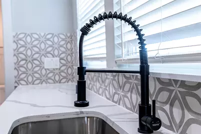 102 Marsden St #4, Houston, TX 77011 - Photo 25