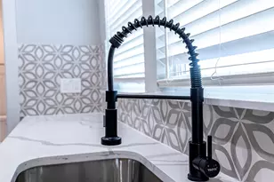 102 Marsden St, Houston, TX 77011 - Photo 25