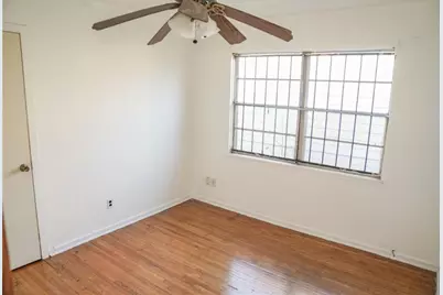 4810 Scenic Drive, Houston, TX 77048 - Photo 7