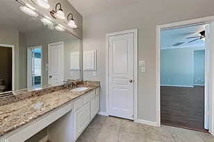 12402 Santiago Cove Ln, Houston, TX 77041 - Photo 11