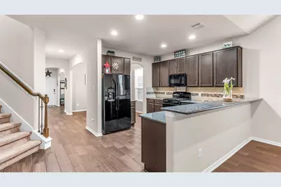2325 Garden Square Path, Spring, TX 77386 - Photo 3