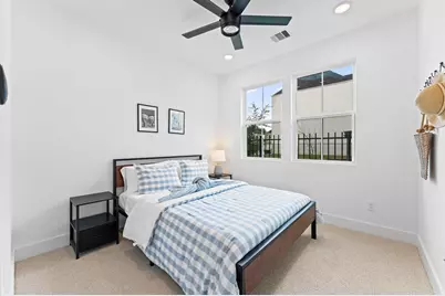 8305 Springwood Creek Lane, Houston, TX 77055 - Photo 9