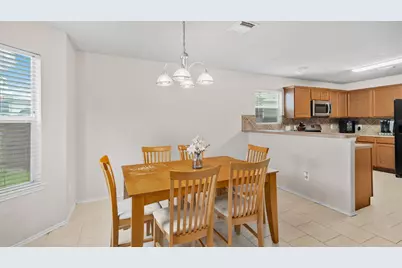 12707 Sandbur Valley Way, Houston, TX 77045 - Photo 11