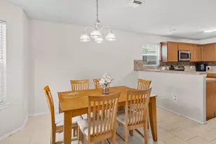 12707 Sandbur Valley Way, Houston, TX 77045 - Photo 11