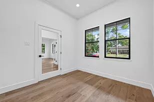 4802 Hummingbird St, Houston, TX 77035 - Photo 7