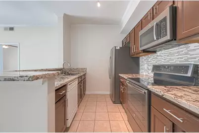 4515 Briar Hollow Place #305, Houston, TX 77027 - Photo 7