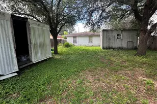 308 W Hill Ave, Alice, TX 78332 - Photo 33