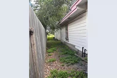308 W Hill Avenue, Alice, TX 78332 - Photo 29