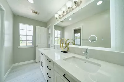 619 Green Belt Drive, Sugar Land, TX 77498 - Photo 29