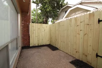1733 Commonwealth Street, Houston, TX 77006 - Photo 15