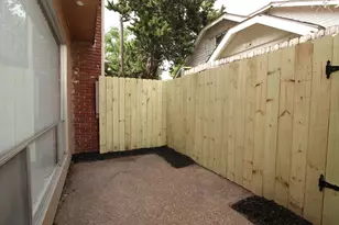 1733 Commonwealth St, Houston, TX 77006 - Photo 15