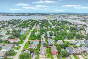 920 Grove Rd, Clear Lake Shores, TX 77565 - Photo 3