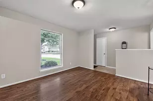 16019 Mill Point Dr, Houston, TX 77059 - Photo 7