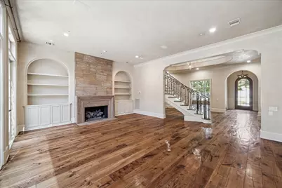 601 Lindenwood Drive, Houston, TX 77024 - Photo 7